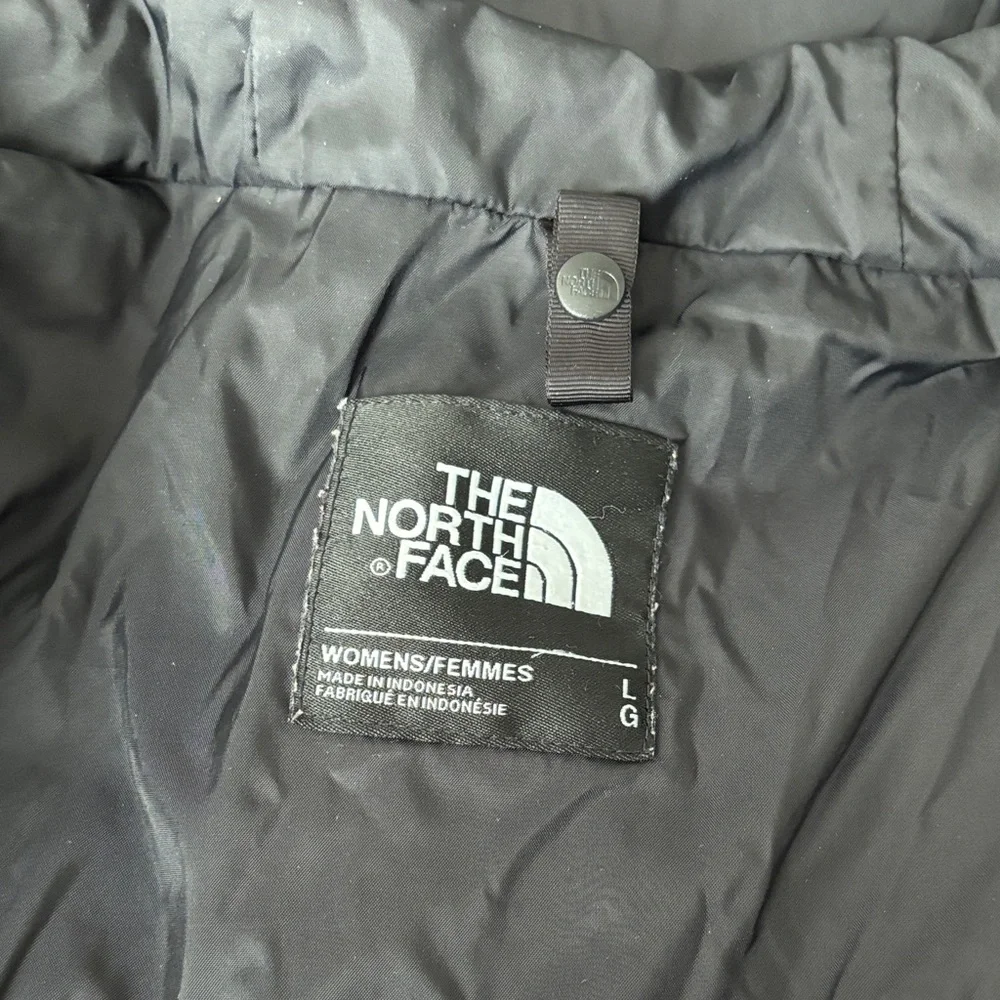 The North Face Hooded Raincoat - Picture 4 of 7